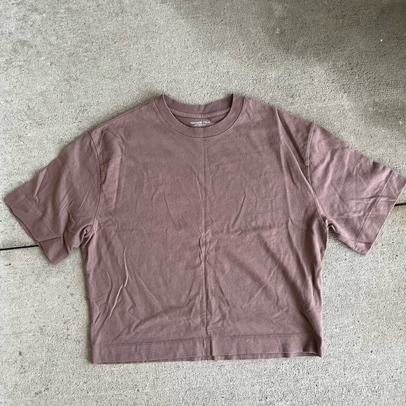 Abercrombie & Fitch Tops - Abercrombie and Fitch essentials wedge cropped tee shirt